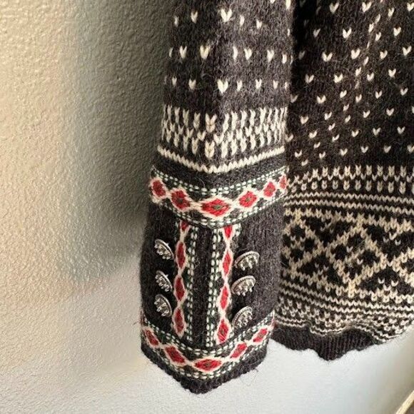 Dale of Norway Wool Nordic Sweater Sz Small Fair Isle Knit Pewter Clasp Cardigan - Picture 6 of 11